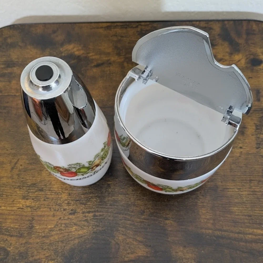 VTG Gemco Spice of Life Sugar Shaker & Bowl Milk Glass Set Chrome Lids USA‎